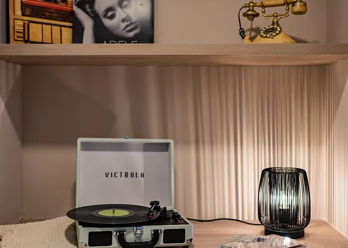Tiny Desk By Vh Apartamento